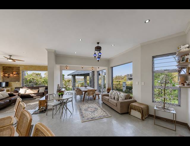 5 BEDROOM GOLF ESTATE FOR SALE IN BLUE VALLEY GOLF ESTATE